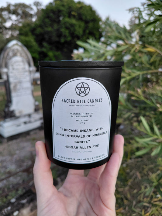 La Colección Momento Mori: Edgar Allan Poe - Manzana Roja, Tabaco y Pimienta Negra