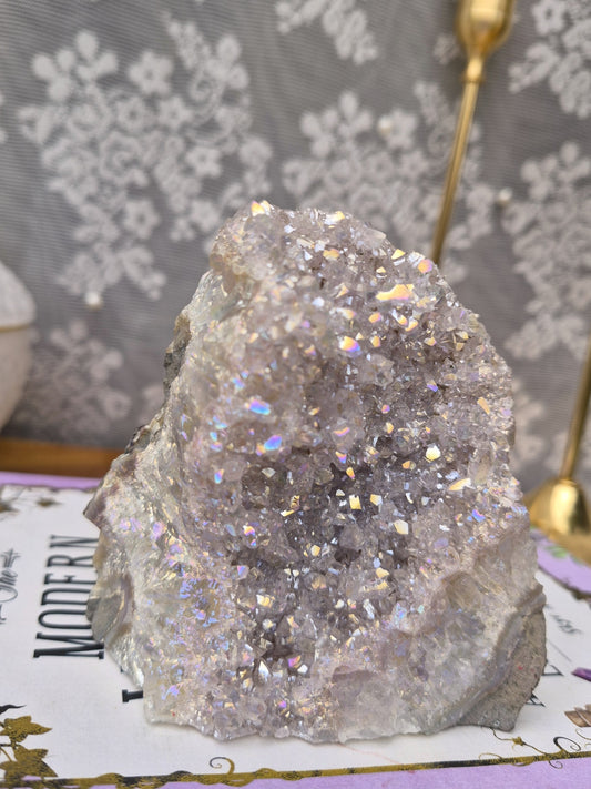 Aura Amethyst Cut Base A