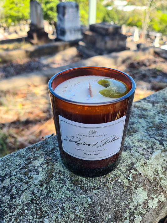 Velas del Nilo Sagrado "Hijas de la Oscuridad" - Ámbar, Salvia y Lavanda