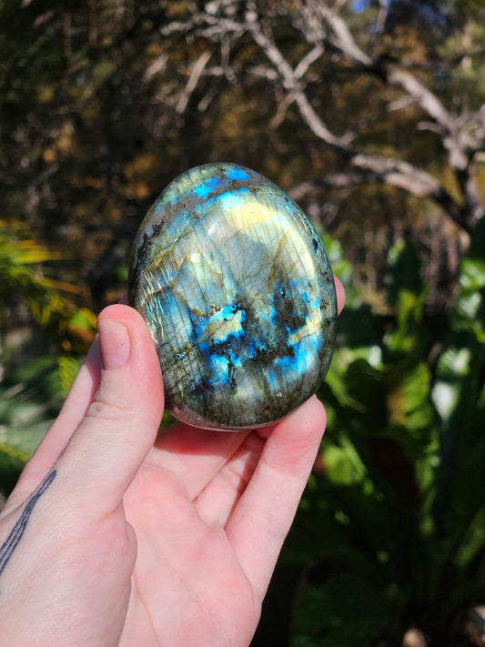 Chunky Labradorite Palmstone