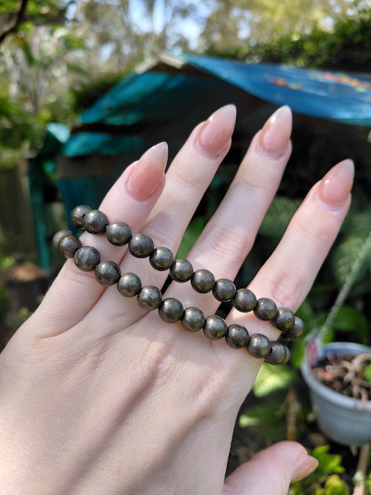Armband mit Kristallperlen „Pyrit“: vertreibt Negativität und fördert emotionales Wohlbefinden