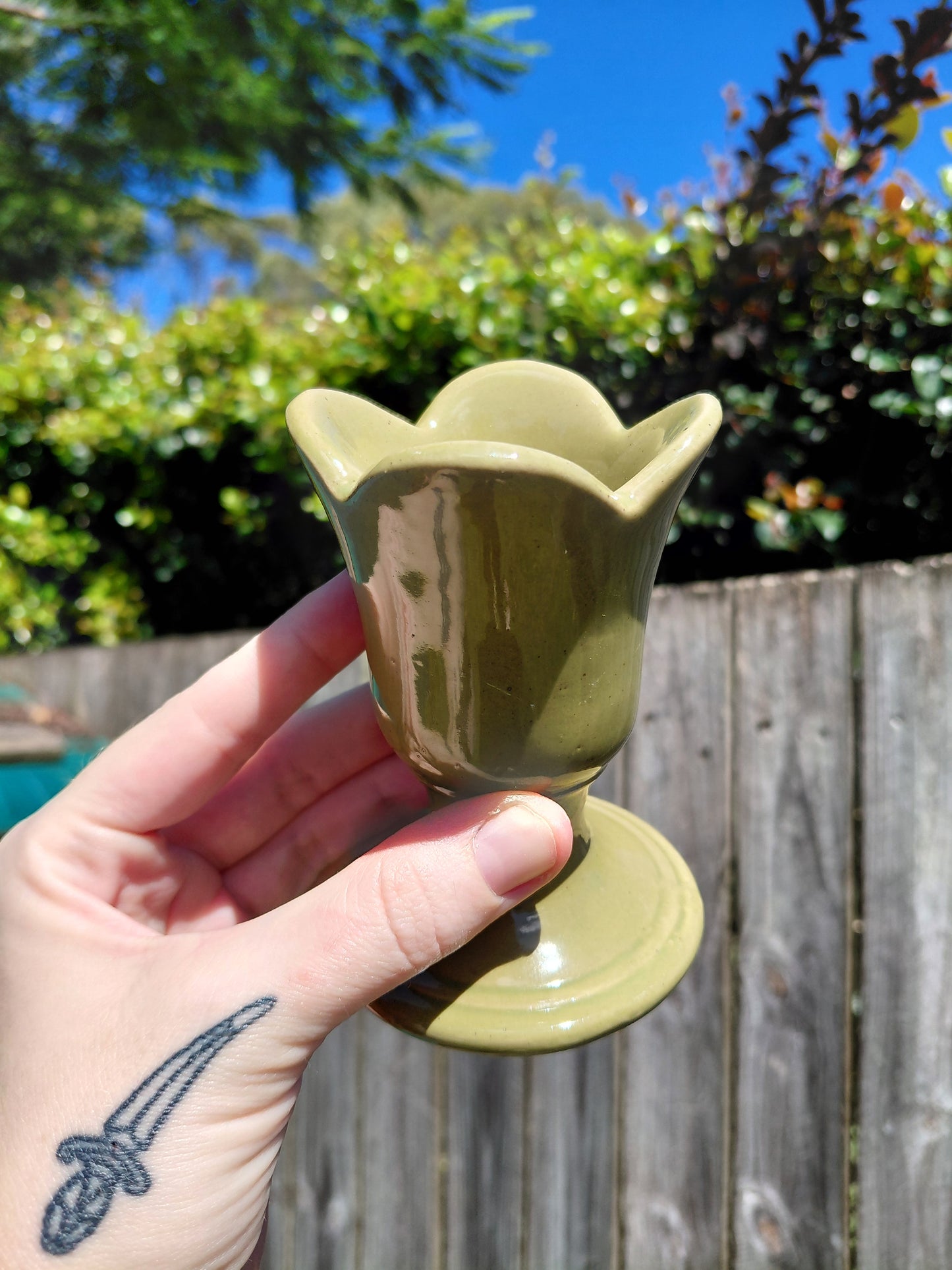 Soporte esférico con forma de pétalo - Verde musgo